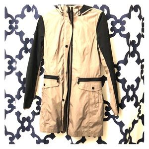 Laundry by Shelli Segal tan and black jacket